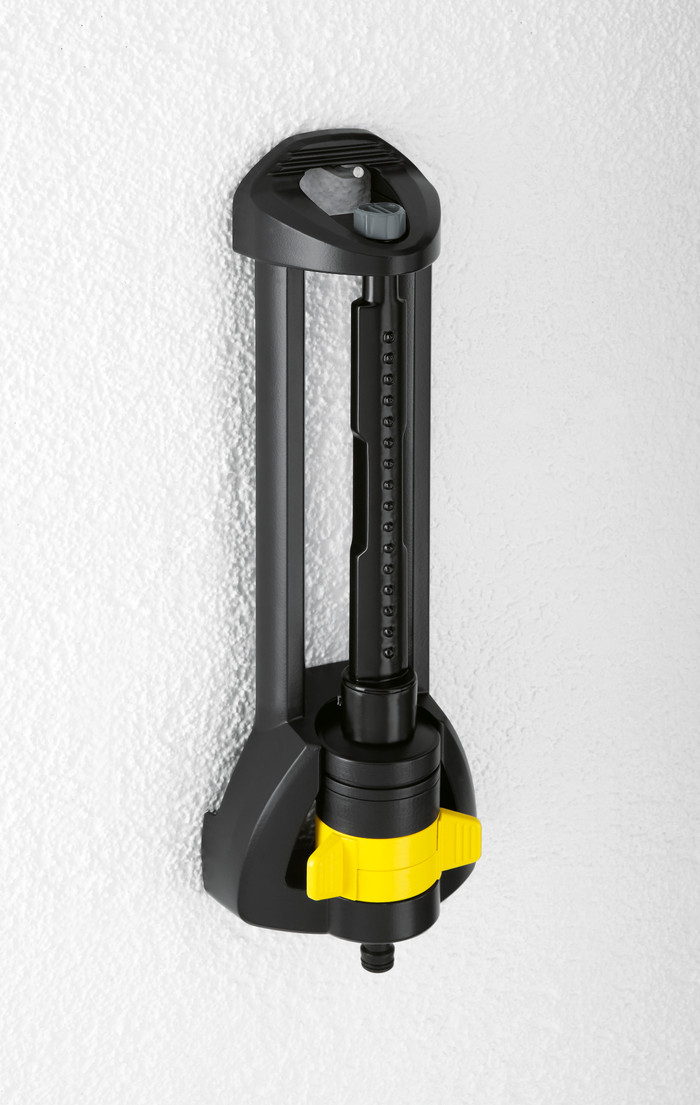 Karcher Slanghaspel HT 4.20 Set + Karcher OS 3.220 Zwenksproeier product in gebruik