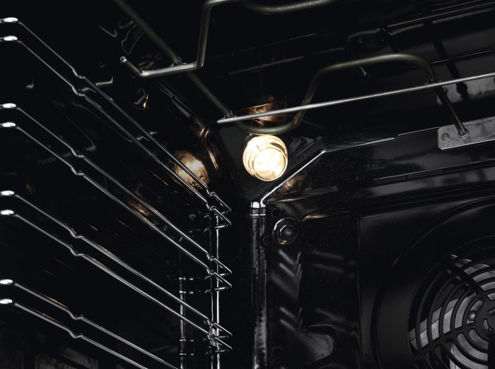 AEG OU5PB40WSM SurroundCook detail