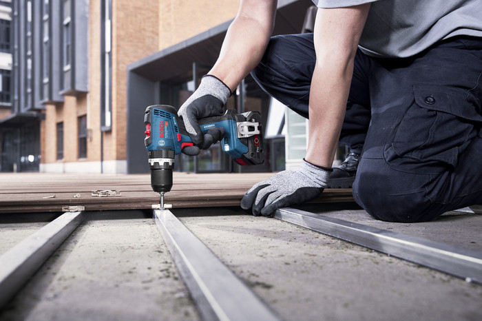 Bosch Professional GSB 18V-65 5,0 Ah GBA Accu Starterspakket product in gebruik