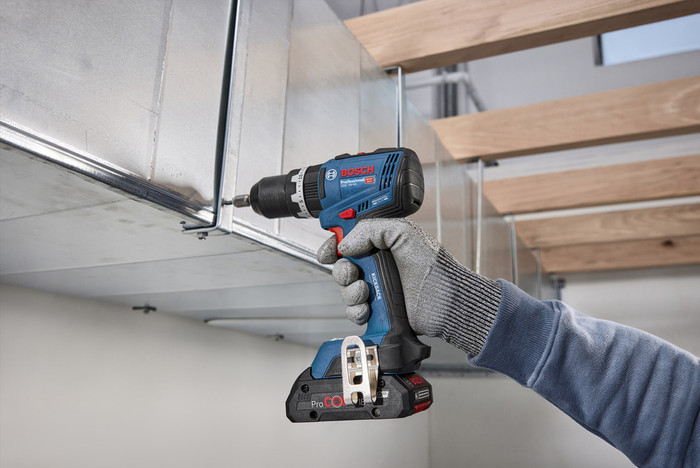 Bosch Professional GSB 18V-65 5,0 Ah GBA Accu Starterspakket product in gebruik