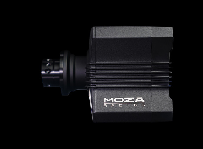 Moza R5 Bundel Racestuur + Pedalen detail