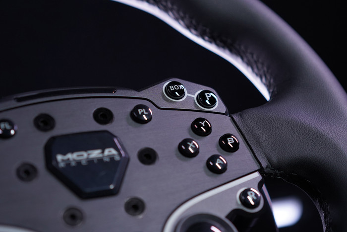 Moza R5 Bundel Racestuur + Pedalen detail