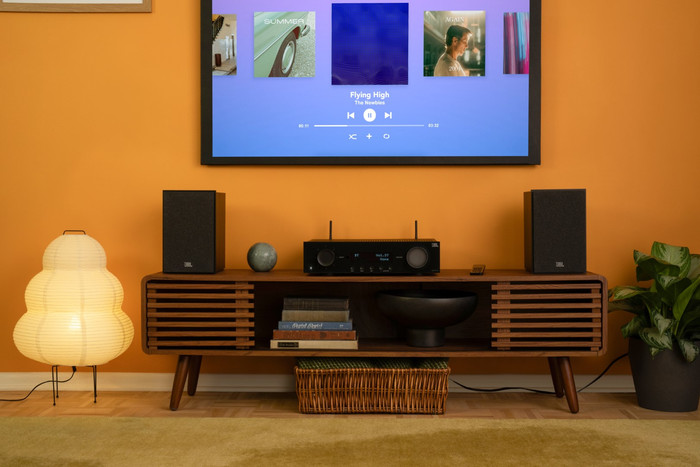 JBL Stage 240B Zwart product in gebruik