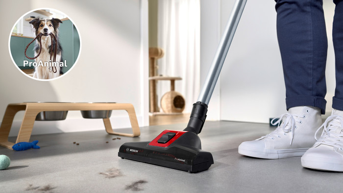 Bosch Series 8 In'genius ProAnimal BGB8PET3A product in use