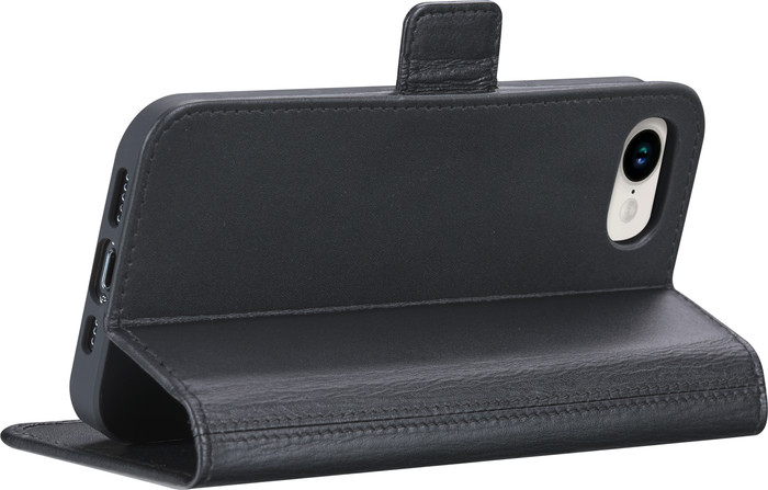 DBramante1928 Copenhagen Slim iPhone 16e Book Case Leer Zwart achterkant