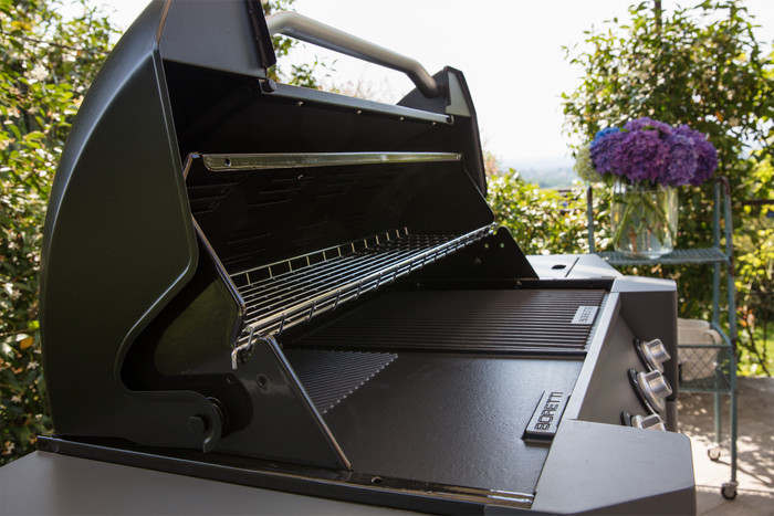 Boretti Griddle for Robusto and Forza product in use