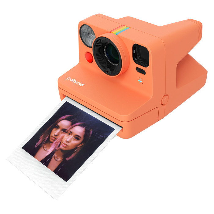 Polaroid Now+ 3 Koralle produkt in gebrauch