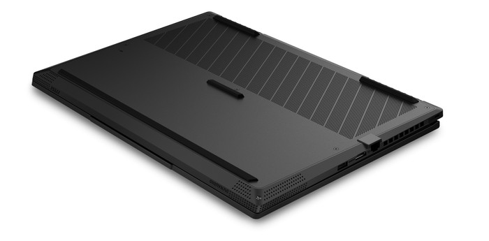 MSI Stealth A16 AI+ A3XWIG-016NL onderkant
