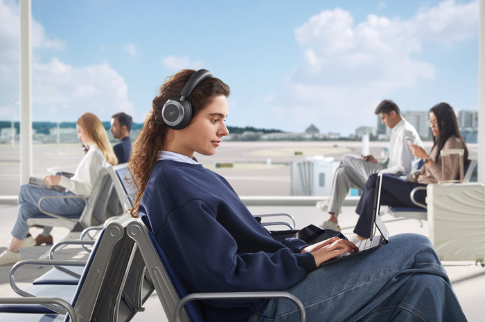 soundcore Space One Pro Black product in use