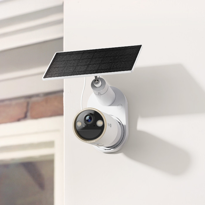 TP-Link Tapo C460 Solar Kit + H500 Smart HomeBase + D235 Smart Battery and Wired Doorbell product in use