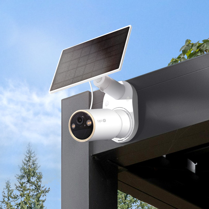 TP-Link Tapo C460 Solar Kit + H500 Smart HomeBase + D235 Smart Battery and Wired Doorbell product in use