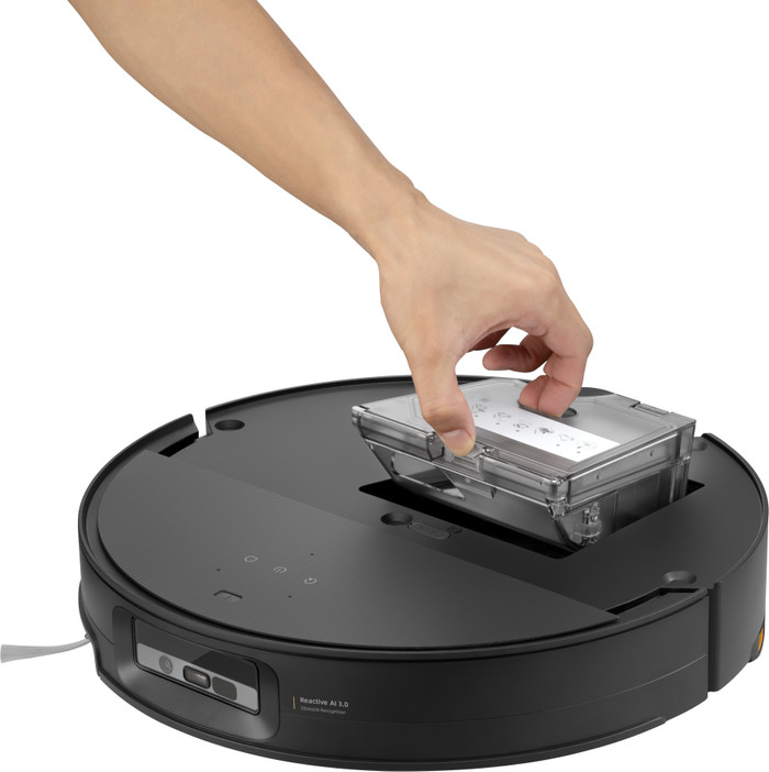 Roborock Saros 10 R&D Black product in use