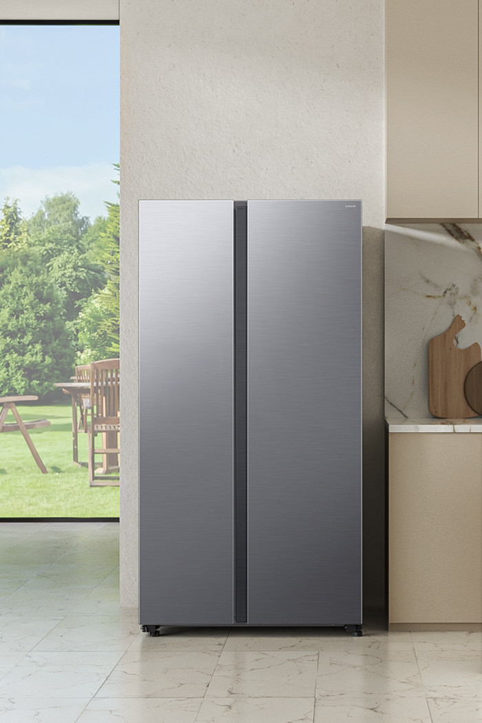 Samsung RS70F66KCFEF product in use