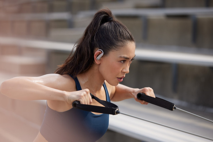 Beats Powerbeats Pro 2 Creme produkt in gebrauch