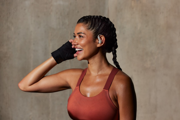 Beats Powerbeats Pro 2 Creme produkt in gebrauch