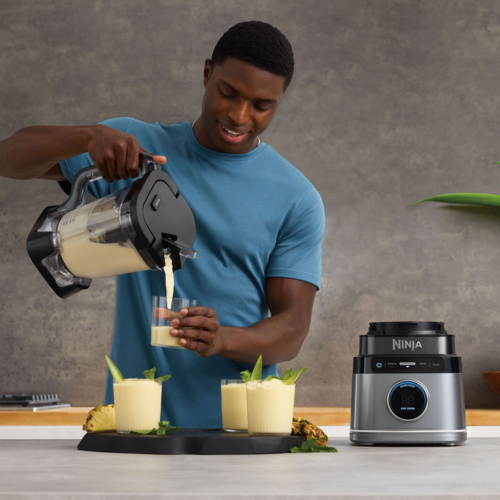 Ninja Detect Power Blender PRO TB201EU product in use