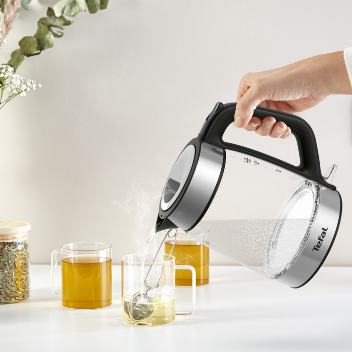 Tefal Glass Kettle KI6058 product in gebruik