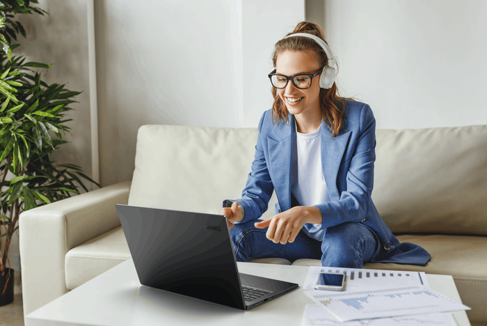 Acer TravelMate P4 16 TMP416-53-TCO-7310 QWERTY product in gebruik