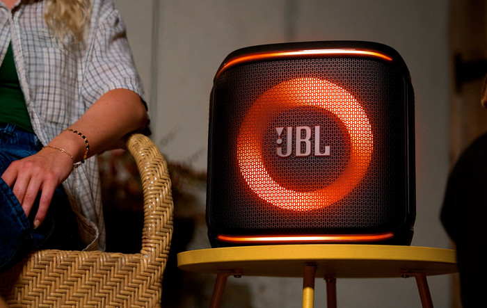 JBL Encore 2 Schwarz produkt in gebrauch