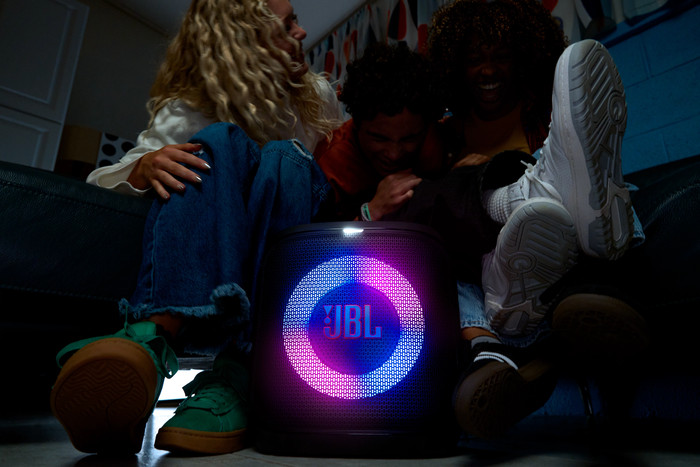 JBL Encore Essential 2 Zwart product in gebruik