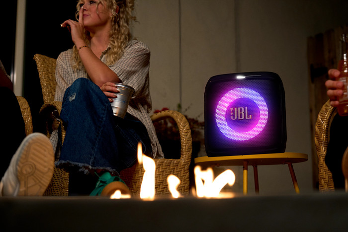 JBL Encore Essential 2 Zwart product in gebruik