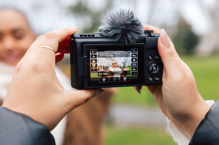 Canon PowerShot V1 product in gebruik