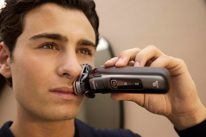 Philips Shaver i9000 X9000/30 product in gebruik