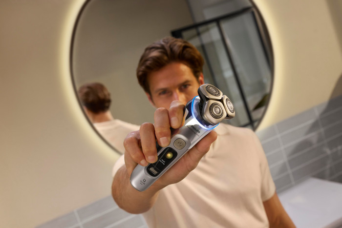 Philips Shaver i9000 Prestige Ultra XP9404/46 product in gebruik