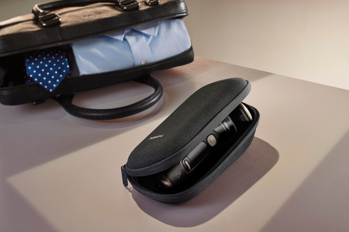 Philips Shaver i9000 Prestige Ultra XP9405/11 product in gebruik