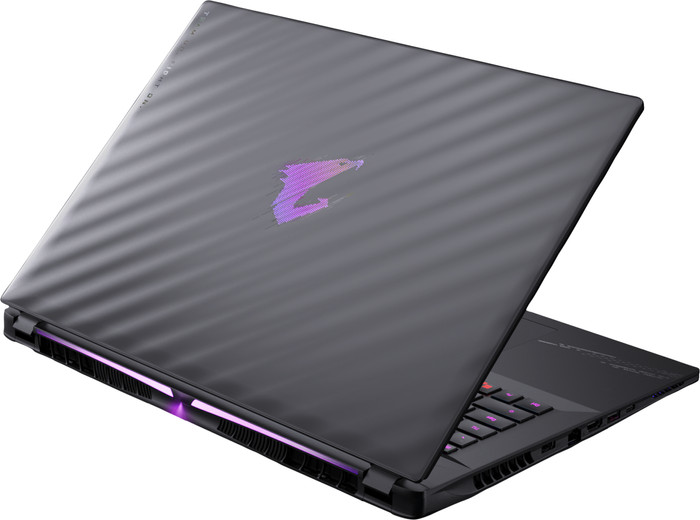 GIGABYTE AORUS MASTER 18 BZH - 18" - Intel Core Ultra 9 - 64GB RAM/4TB SSD - RTX 5090 rückseite