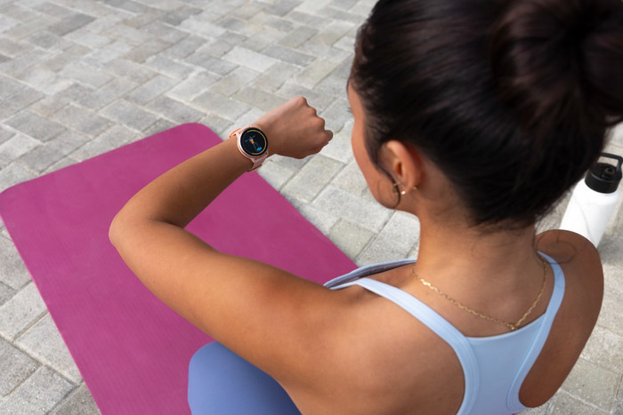 Garmin Vivoactive 6 Music Roze product in gebruik