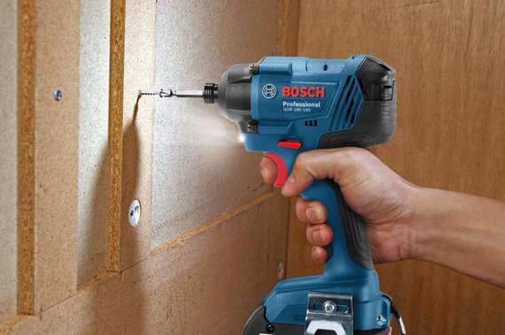 Bosch Professional 7-piece Combi Set + Bosch Professional Caddy L-BOXX product in use