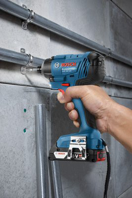 Bosch Professional 7-piece Combi Set + Bosch Professional Caddy L-BOXX product in use