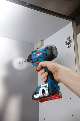 Bosch Professional 7-piece Combi Set + Bosch Professional Caddy L-BOXX product in use
