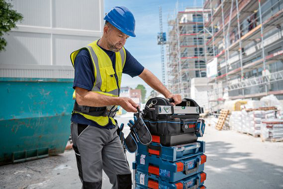 Bosch Professional 7-piece Combi Set Complete product in use