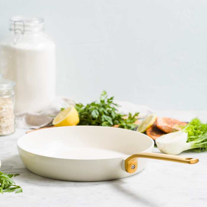 Greenpan Evolution koekenpan 28 cm Cream White product in gebruik