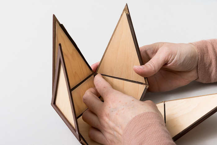 Cricut Houtfineer 30,5 x 30,5 cm Walnoot product in gebruik