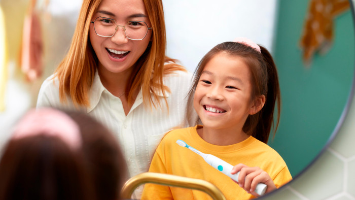 Philips Sonicare For Kids 7+ HX6044/90 (4 units) product in use