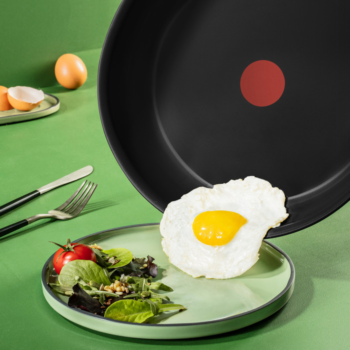 Tefal Renew Black Ceramic Frying Pan 28cm product in use