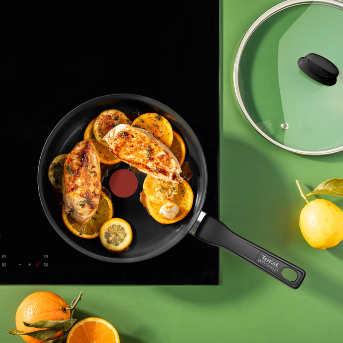 Tefal Renew Black Keramische Schmorpfanne 24 cm + Deckel produkt in gebrauch