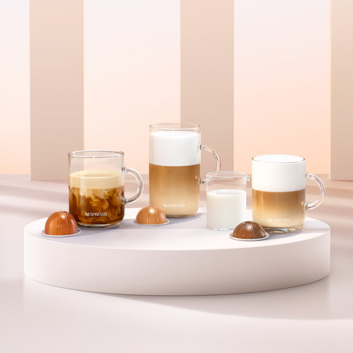 De'Longhi Nespresso Vertuo Next ENV120.BM + Pierre Melkopschuimer product in gebruik