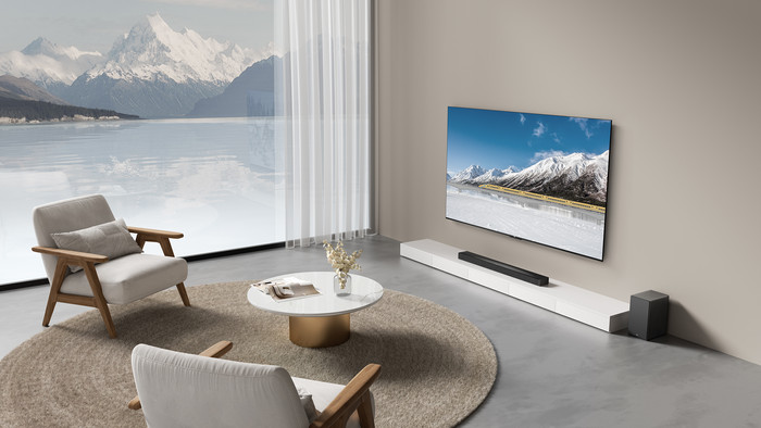 TCL 65" QLED P71K 4K (2025) + TCL Q65H product in gebruik