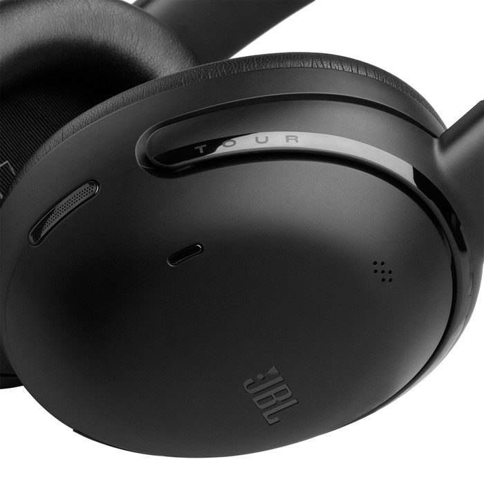 JBL Tour One M3 Zwart detail