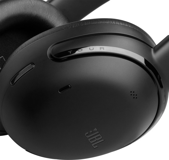 JBL Tour One M3 Zwart detail