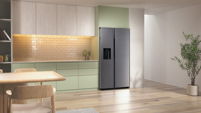 Samsung RS70F65KETEF product in use