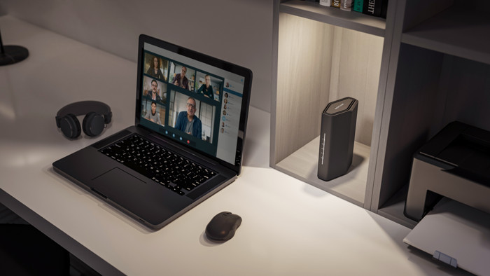 Netgear Nighthawk RS100 product in gebruik