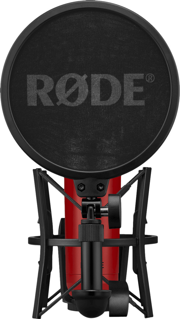 RODE NT1 Signature series Rood product in gebruik
