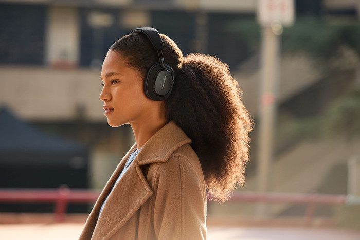 Bowers & Wilkins Px7 S3 Schwarz produkt in gebrauch