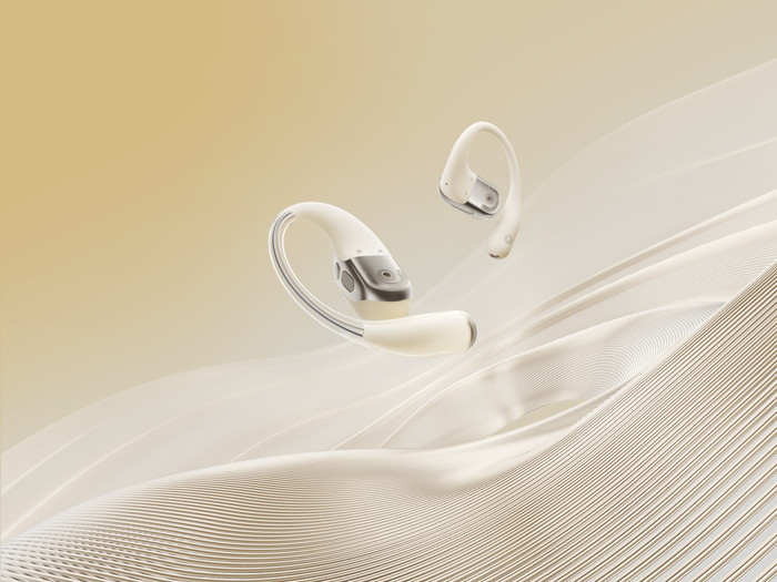 Shokz OpenFit 2 Beige product in gebruik