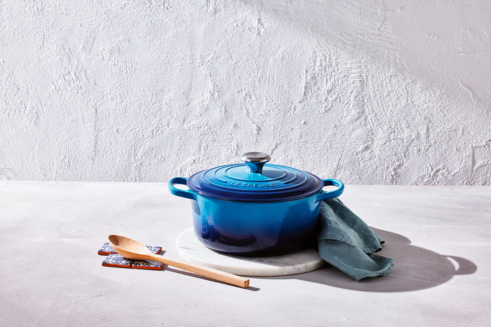Le Creuset Signature ronde braadpan 28 cm azure product in gebruik